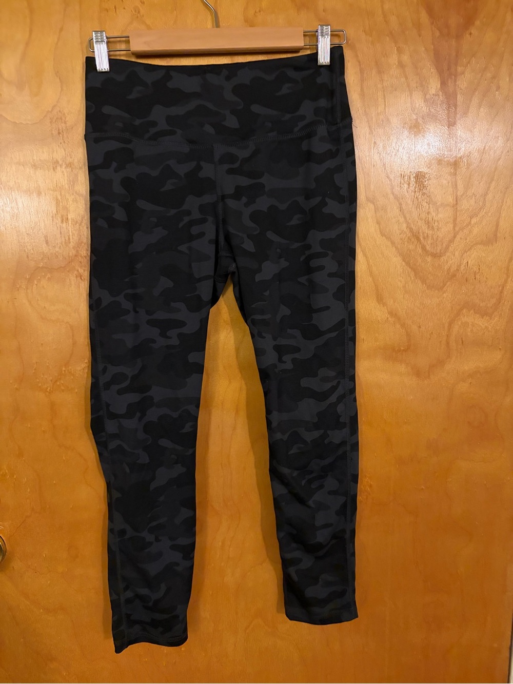 Danskin Black & Gray Camo woman Leggings